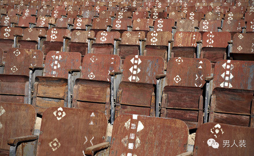 #幽灵电影院# 沙漠里等了几十年,一个观众都T