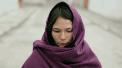 美国女孩带领藏民把围巾卖给爱马仕，她怎么做到的？