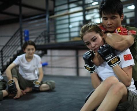 <em>中国女保镖</em>是怎样炼成的~不知实战经验怎样_
