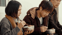 美国女孩带领藏民把围巾卖给爱马仕，她怎么做到的？