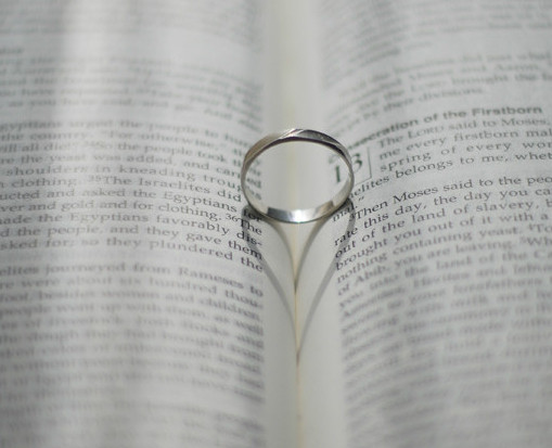 <em>戒指戴法</em>终于收齐了~为你未来的ta收藏吧_新浪