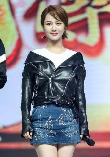 杨紫穿衣真特别啊!90后的她为何如此会穿 来自