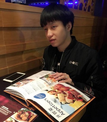 PDD惊现火星情报局?敢问厂长的钻戒4千几