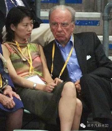 48岁邓文迪与女儿近照曝光，略显苍老，大37岁前夫今年新娶嫩模！
