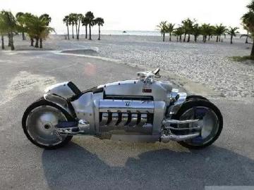 土豪受不了堵车 一气下买了个330万的摩托！