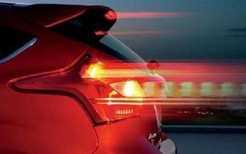 老司机分享:刹车这样踩,开车快又稳