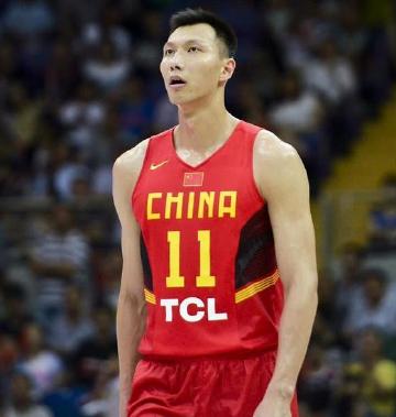 中国男篮的“邓肯”，身上没有惊雷，眼里没有怒火