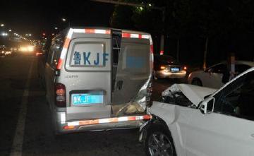 老司机分享:刹车这样踩,开车快又稳