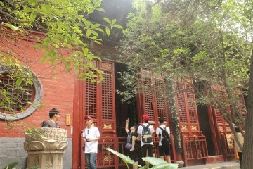 郑州航院学子“追寻古城记忆 保护古建遗迹”