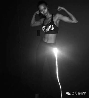 维多利亚的秘密你知多少?长腿翘臀小蛮腰都得靠练