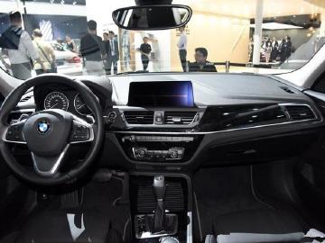 华晨宝马 | 满满的都是运动风 宝马全新1系三厢版下线