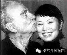 48岁邓文迪与女儿近照曝光，略显苍老，大37岁前夫今年新娶嫩模！