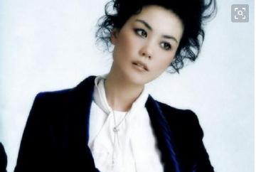 天后王菲到底有多任性？ 她的微博个人简介就暴露了一切！