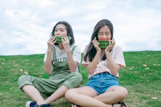 夏季瘦身:吃西瓜轻松减脂,谁看谁知道!晚上节食吃点什么图片