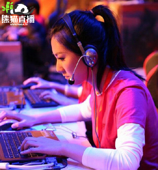 小苍MM正式加入熊猫直播 豪华主播阵营再添“猛将”