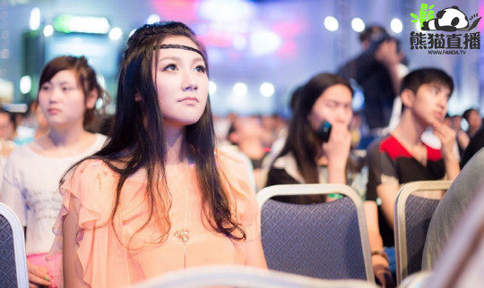 小苍MM正式加入熊猫直播 豪华主播阵营再添“猛将”