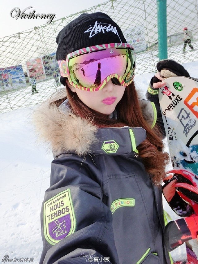 网红美女滑雪甜美可爱_新浪图片