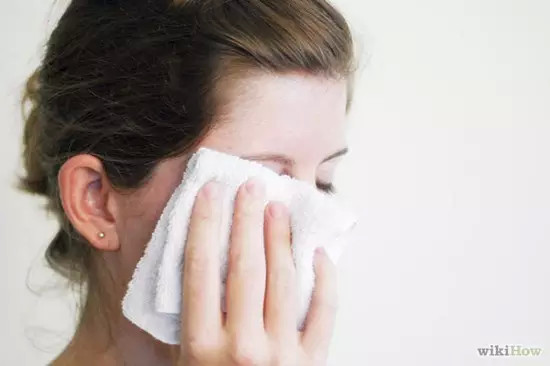 你知道唇膏可以用来增长睫毛嘛?