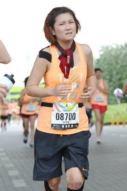 selina露伤疤跑半马