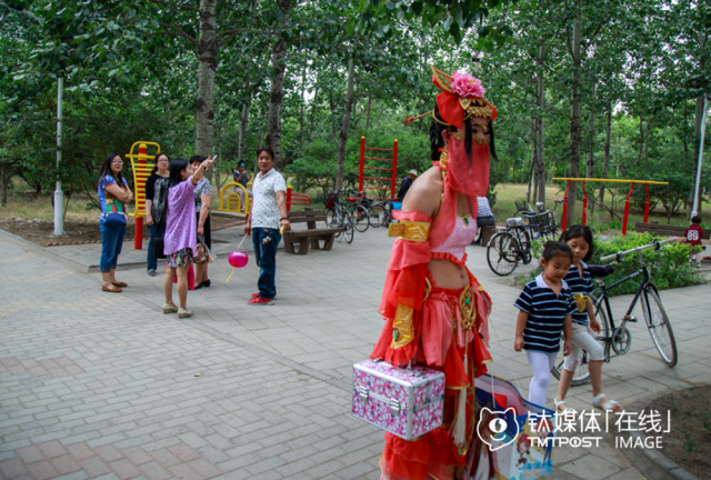 那些穿梭在二次元与三次元中的小角色丨