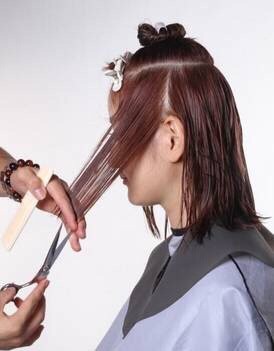 裁剪 | 发型修剪技术之底部轮廓线的裁剪