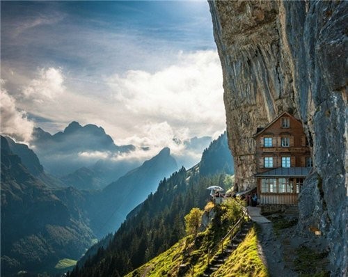 8����ʿAescher�Ƶ꣺�����ͽ�������³��ŵ��������ķ�ʢ��ʳ����и�����С�������ܶ���ð�ա�