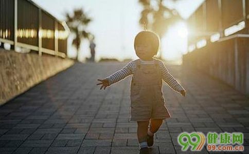 怎么晒太阳才最好 1df83004e336016913713e6b690965e6_484_300.jpg