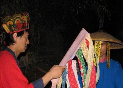 揭秘川南赶尸清朝百年古尸独自出走之谜_手机