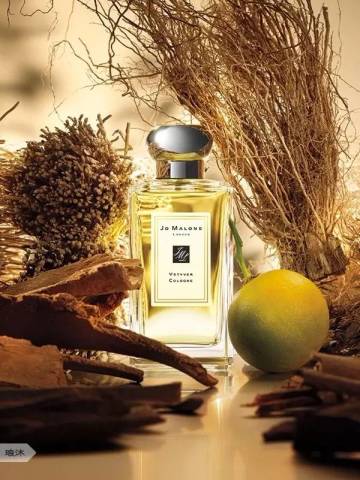 平面设计 -- 看大牌如何拍唯美产品宣传照?_新