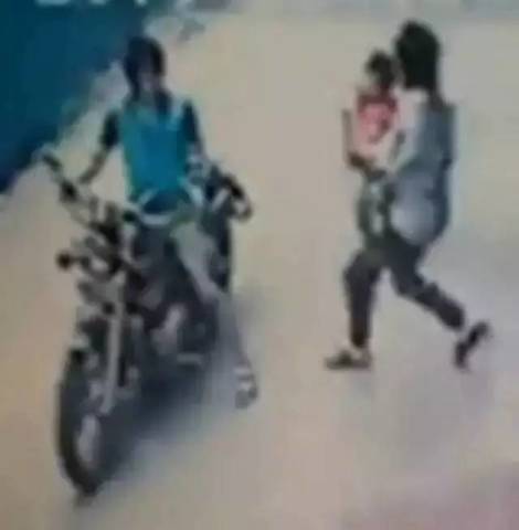 5秒视频,太吓人了,请大家发出去!