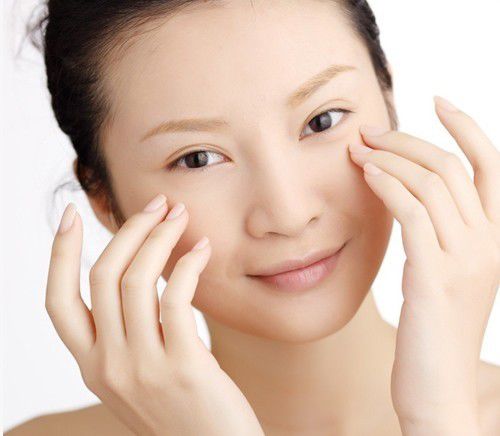 黑眼圈是怎么形成的 六招告别熊猫眼-ELLE