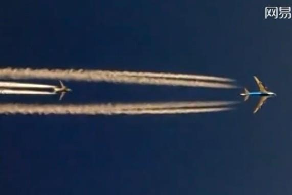 飙机!波音747客机万米高空瞬间超越波音737(图
