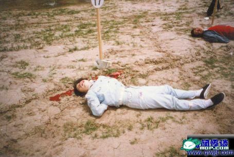中国<em>女死囚五花大绑</em>枪毙现场镜头曝光:胆小勿