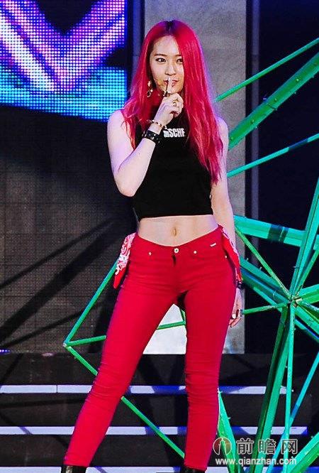 对我而言可爱的她<em>郑秀晶</em>昭宥<em>马甲线腹肌</em>练成法