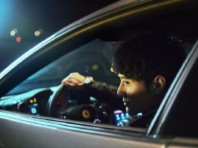 法拉利X冯绍峰，这画面简直就是一部行走的精英男士撩妹百科