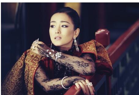 华语娱乐圈最牛的两个女人,不是巩俐章子怡,而