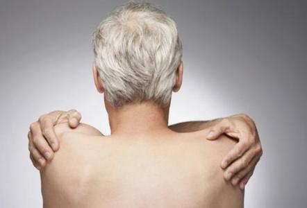 告诉你最危险的白<em>头发长</em>在哪里!给身边<em>人</em>吧!