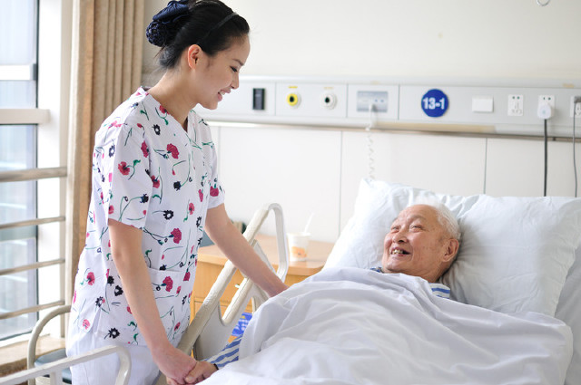 获得国家专利的护士服,长什么样儿?