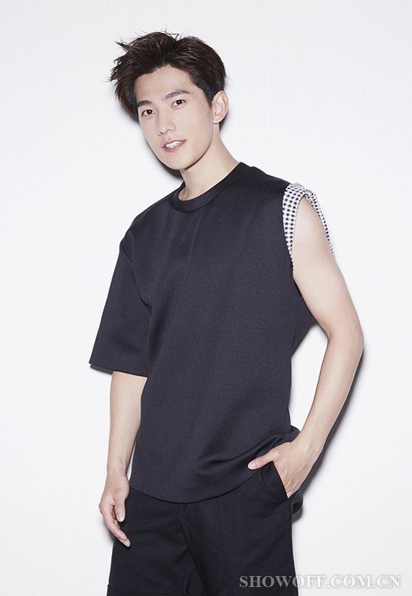 杨洋玩酷写真 扮酷耍帅卖萌撒娇-SHOWOFF