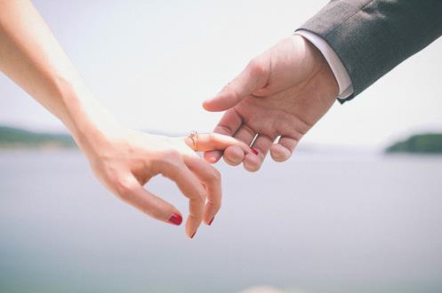 ?一段话哭坏天下女人~-恋爱故事会