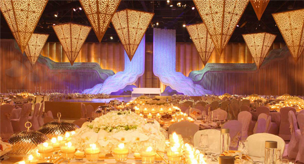 有钱,连结个婚都这么任性!