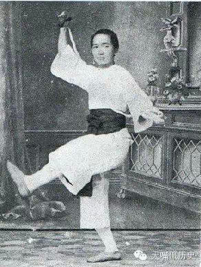 十三姨是什么样子 527397ed60158a3461a12ecf3a0a226b_292_387.jpg