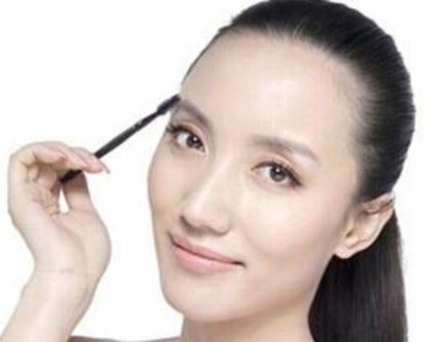 眉笔怎么用 画出的眉毛比较自然-女人化妆
