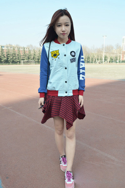 〔★〕棒球服<em>配什么</em>裤子<em>好看</em>&运动<em>鞋</em>是首选-