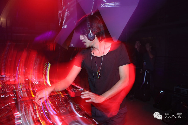 【喜爱夜蒲】<em>夜店把妹技巧</em>篇(舞池版)