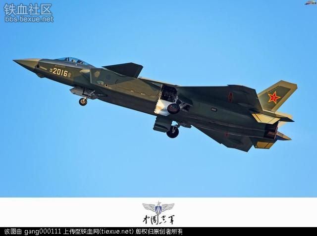 万万没想到的事:两架J20量产机同时现身_手机