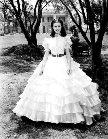 涨姿势:跟2015版《灰姑娘》复习欧洲服装史