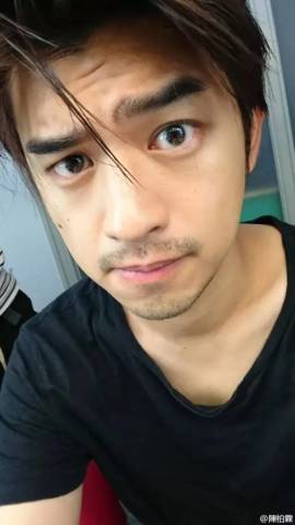 怎样把自己的脸变得帅一点 6febd2d10a54f89d6a17e6c51865e67b_270_480.jpg