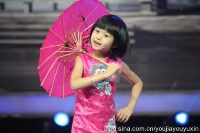 这个<em>小女孩</em>太<em>厉害</em>了!是怎么教出来的。连主持