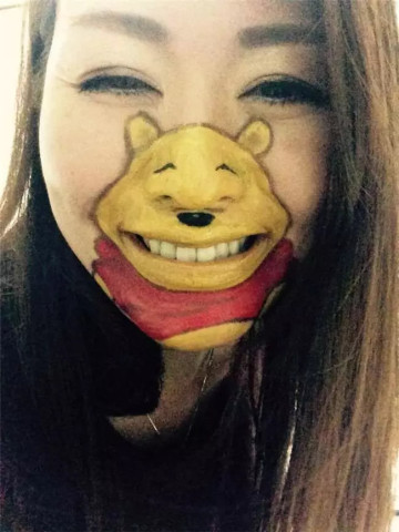 <em>妹纸玩卡通</em><em>唇艺</em>画,逗B又可爱!_新浪悦读_手